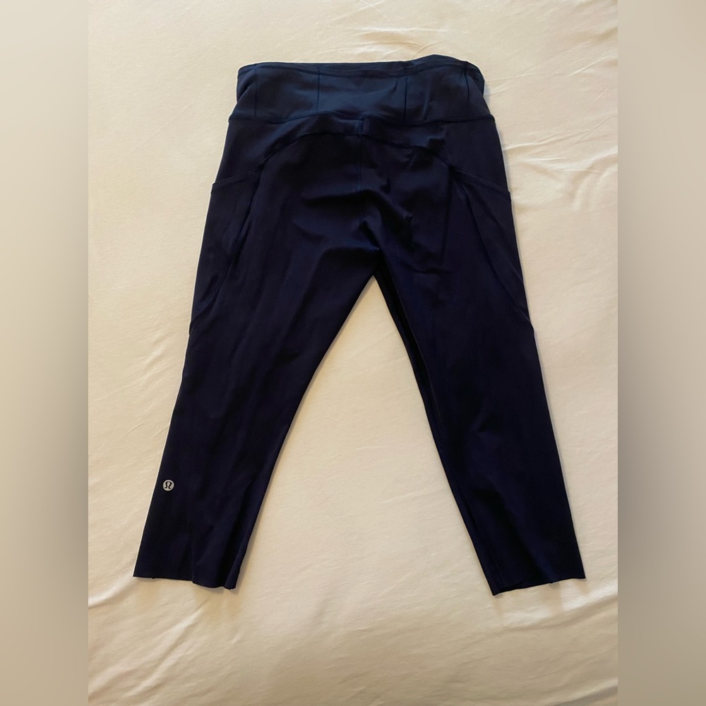 Lululemon cropped navy blue leggings